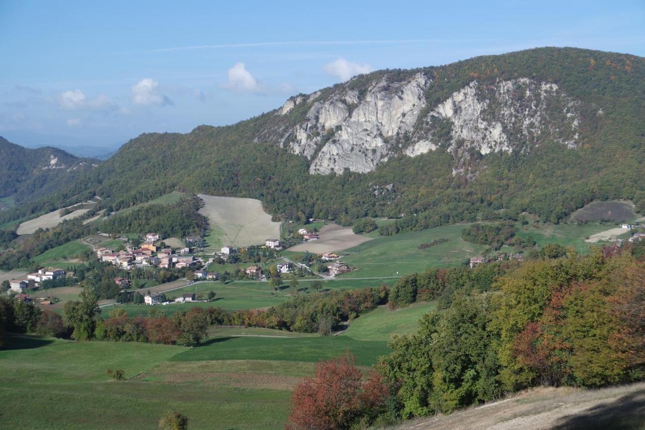 לינה וארוחת בוקר Bebbio Casale Monte Valestra מראה חיצוני תמונה