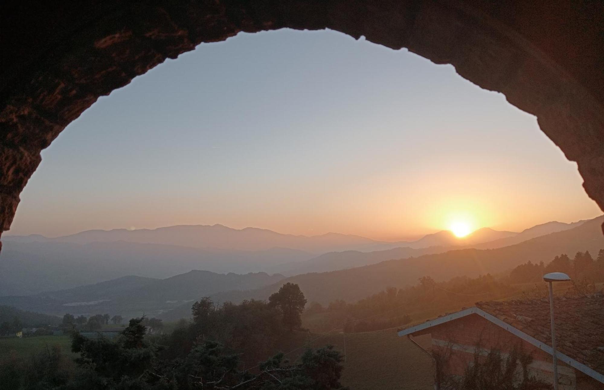 לינה וארוחת בוקר Bebbio Casale Monte Valestra חדר תמונה
